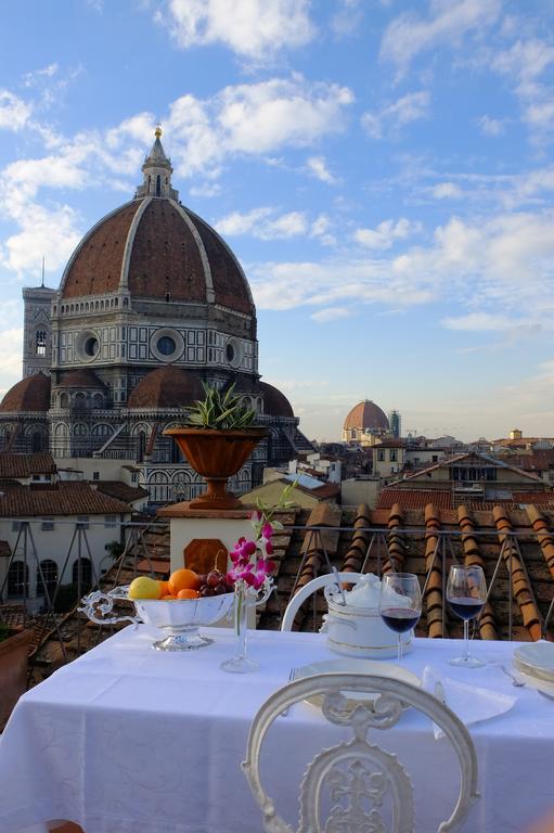 Toccando Il Duomo Con Un Dito Florenz